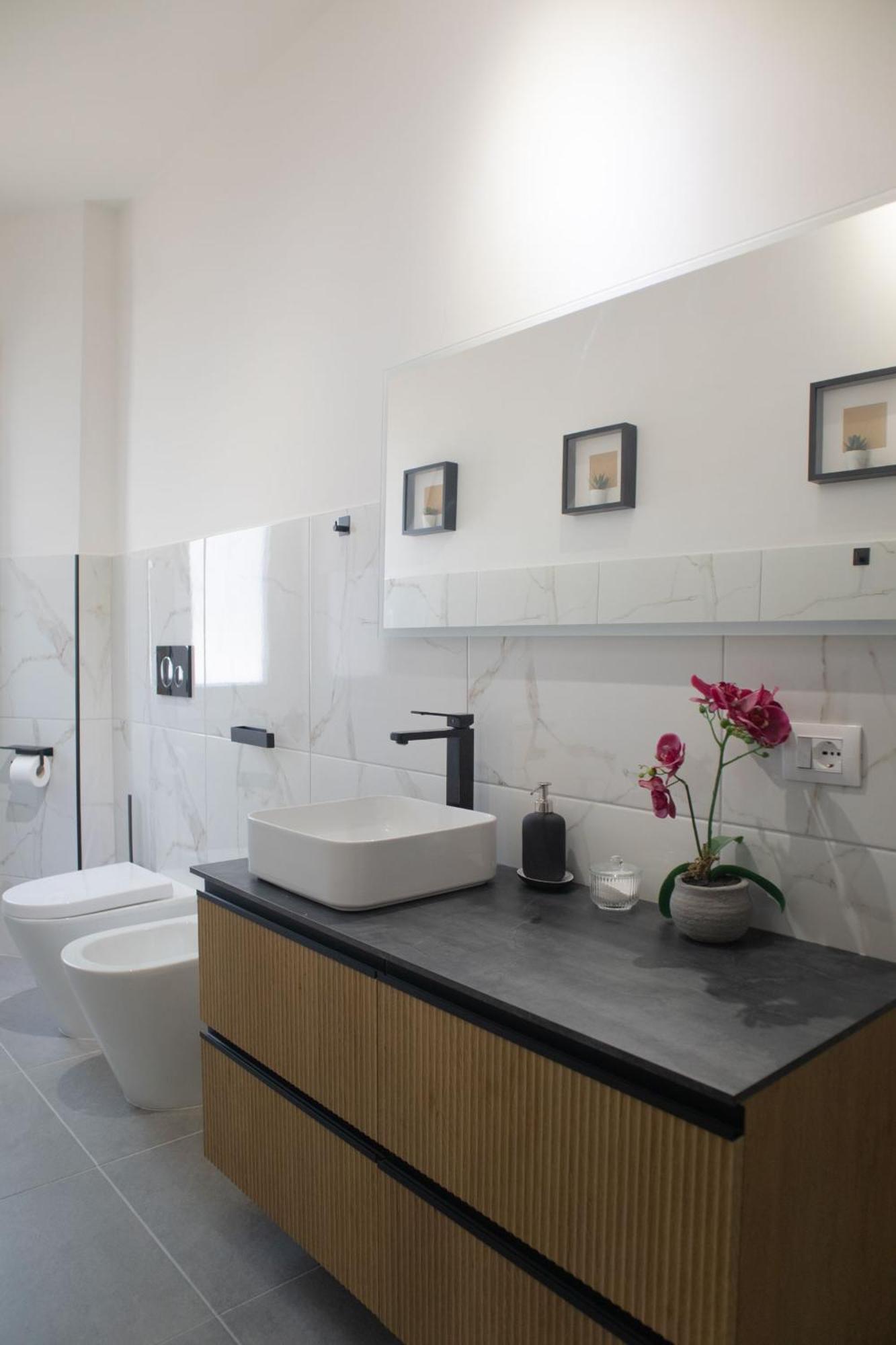 Sara's - Modern Near Metro, Perfect For Families And Groups In Appartamento Roma