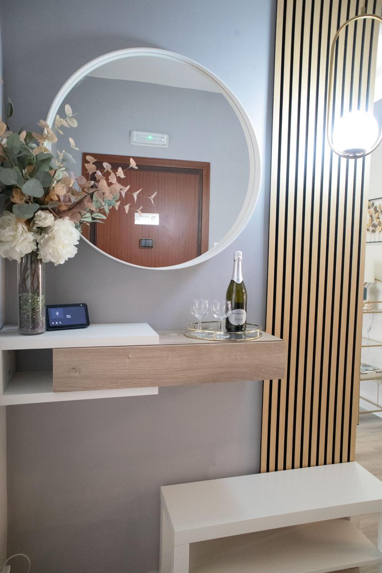 Appartamento Sara's - Modern Near Metro, Perfect For Families And Groups In *