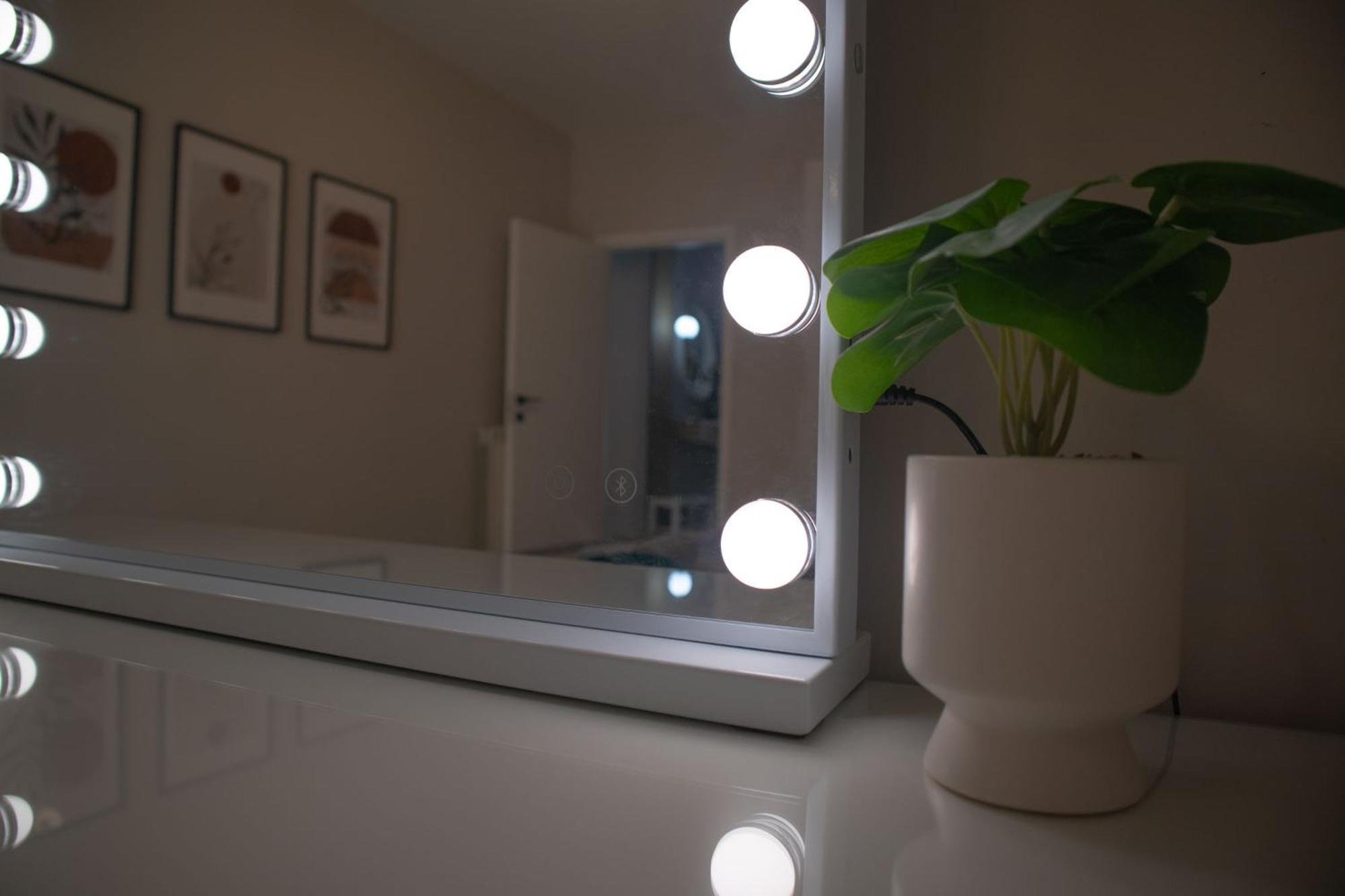 Sara's - Modern Near Metro, Perfect For Families And Groups In Appartamento Roma